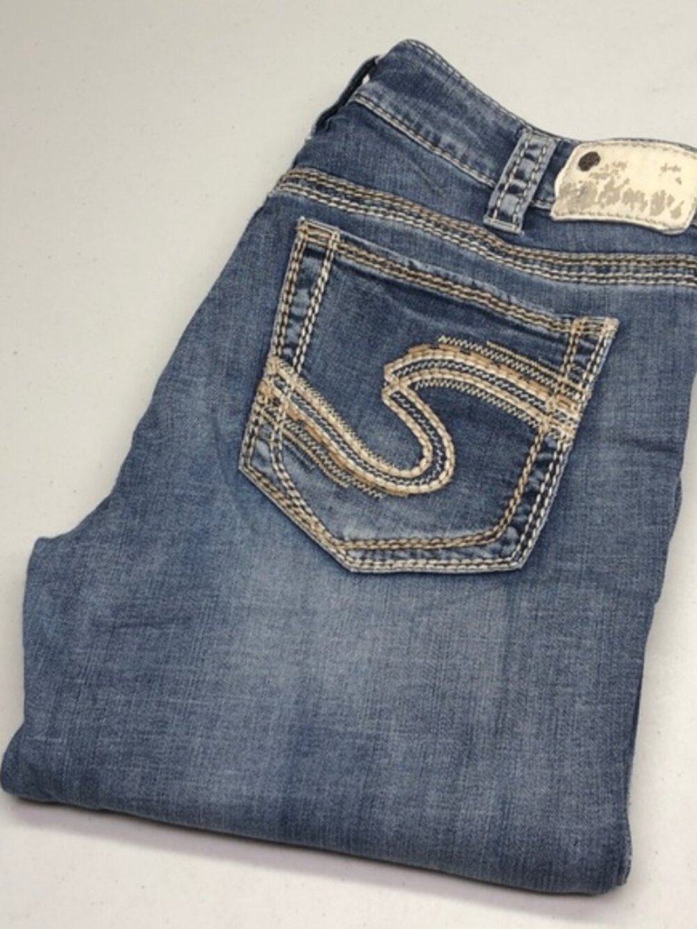 SILVER SUKI MID CAPRI JEANS 33x26 ⭐️